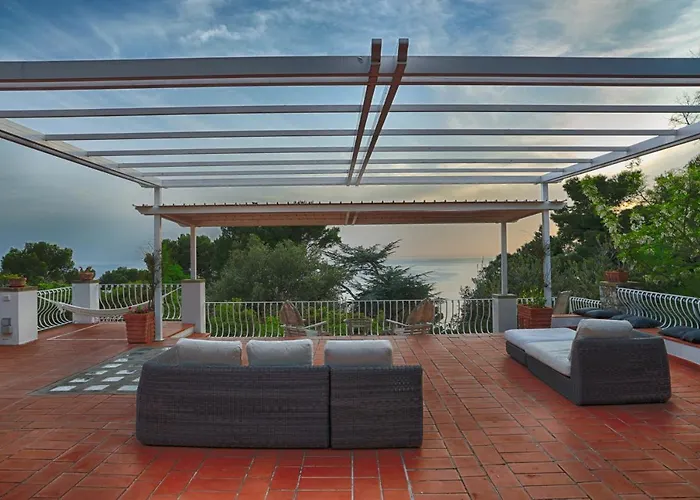 Entire Bellavita Sea View Villa *